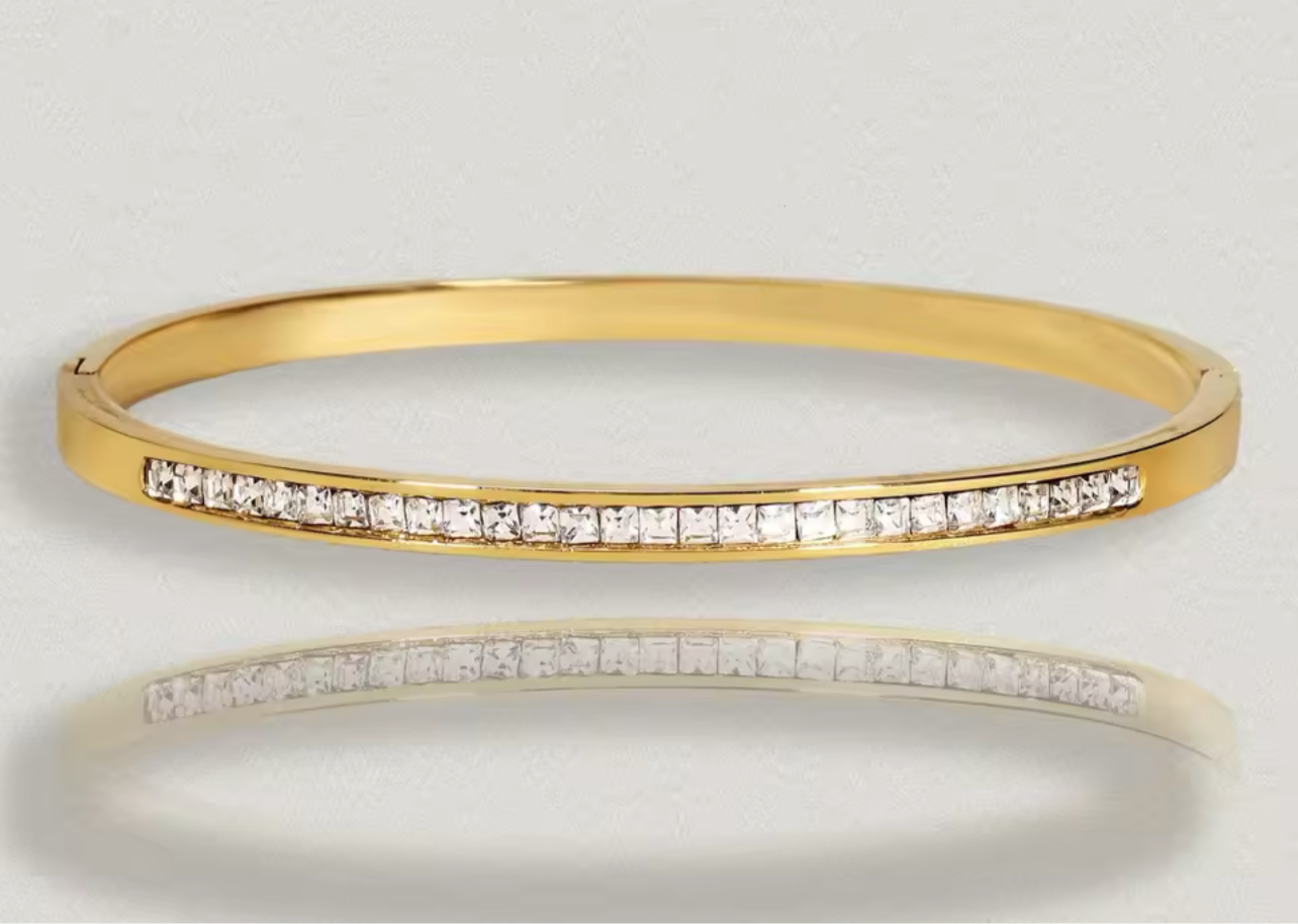 Zirconia bangle, A