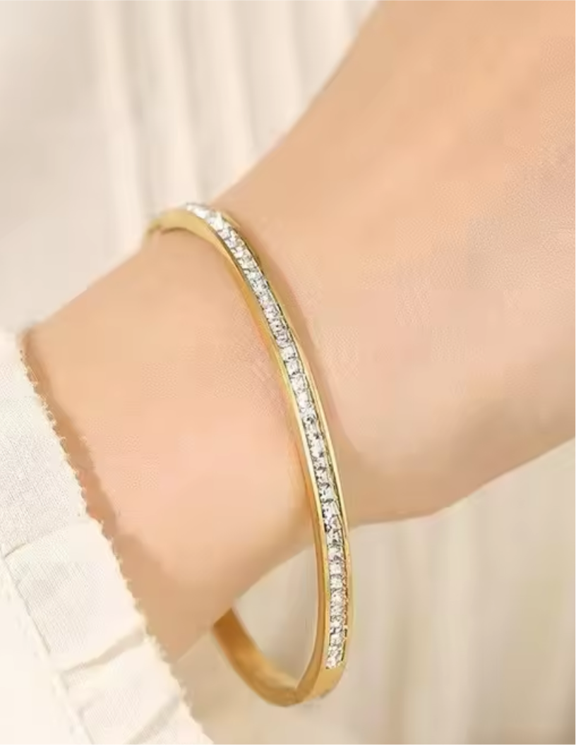 Zirconia bangle, A
