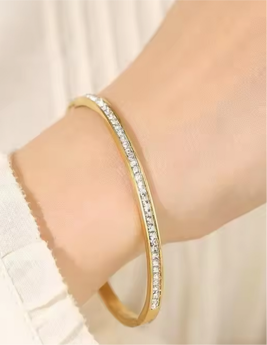 Zirconia bangle, A