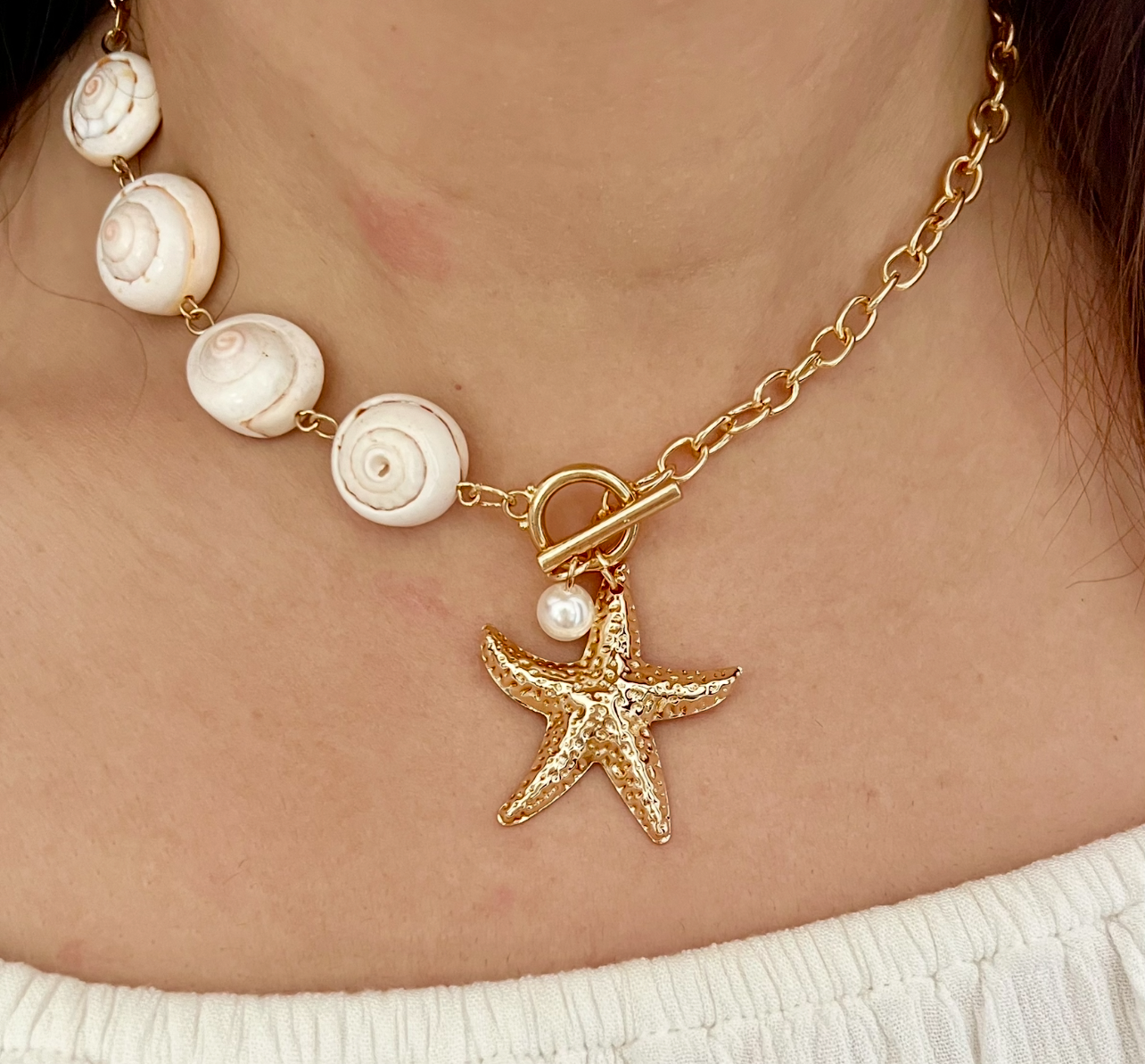 Seaside shell pendant