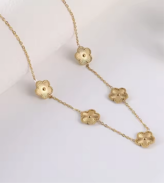 5 Lucky flowers Necklace, Gold