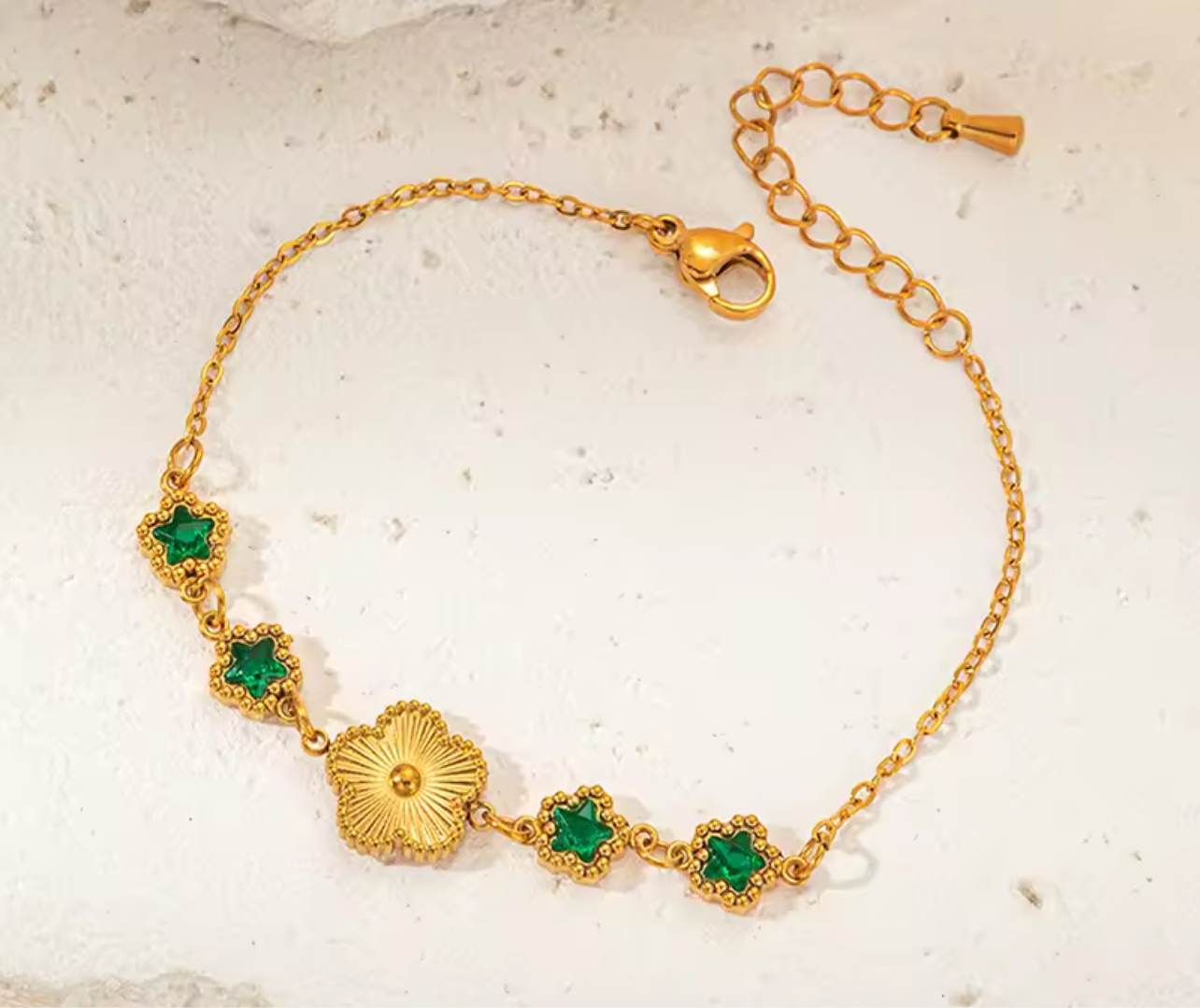 The one lucky flower, Green