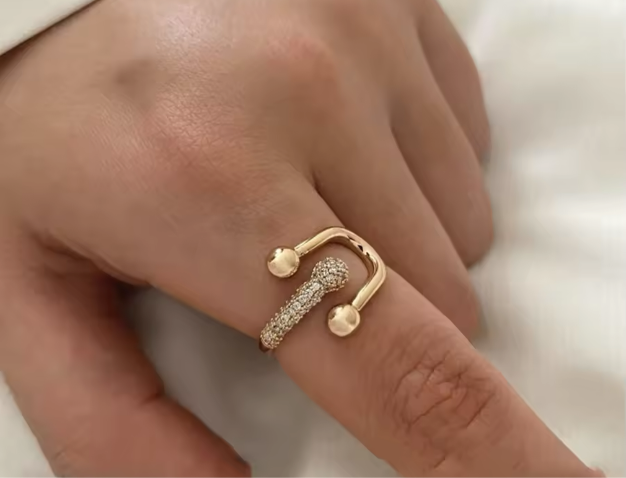 “ U” Zicrona Ring
