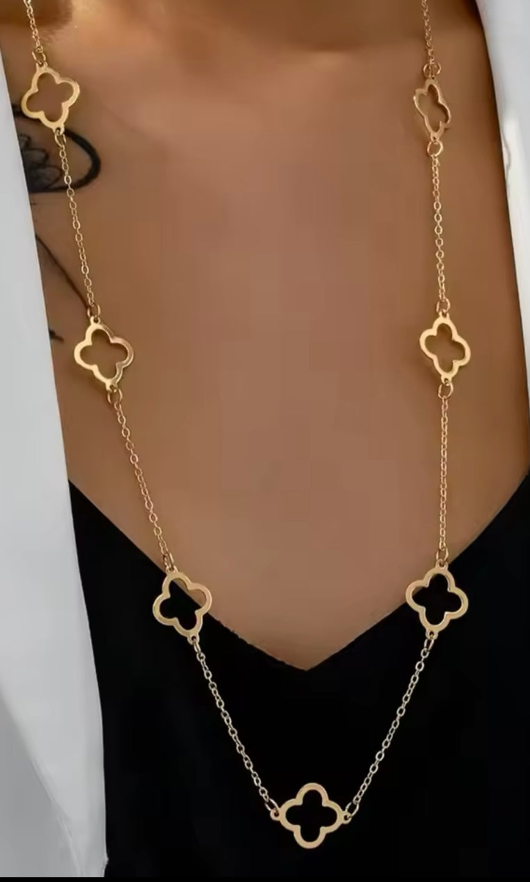 « The Lucky Flower »Necklace, A